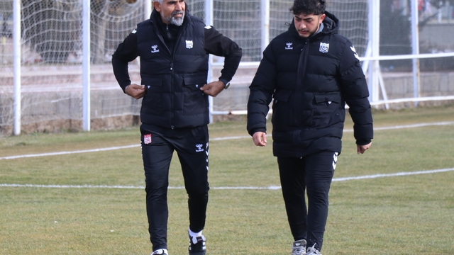 İsmet Taşdemir, 16 yıl sonra geldiği Sivasspor'u yeniden Süper Lig'e çıkarmak istiyor