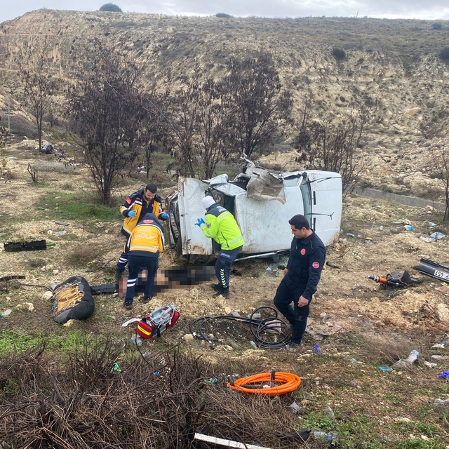 Kontrolden çıkarak şarampole uçan otomobildeki yolcu hayatını kaybetti