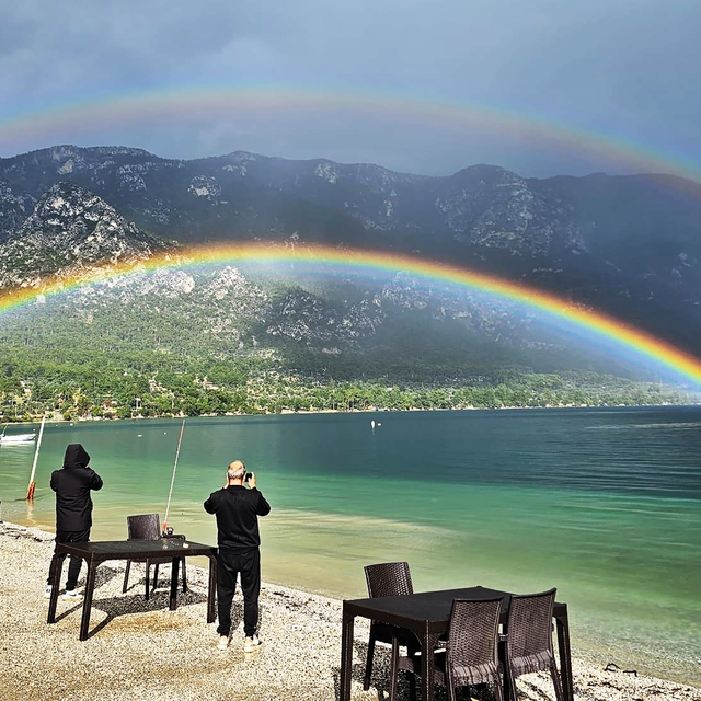 Muğla Akbük Koyu'nda oluşan Gökkuşağı mest etti