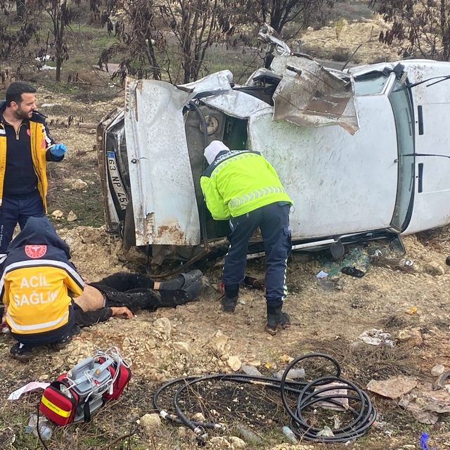 Gaziantep'te şarampole devrilen otomobilde 1 kişi öldü, 1 kişi yaralandı