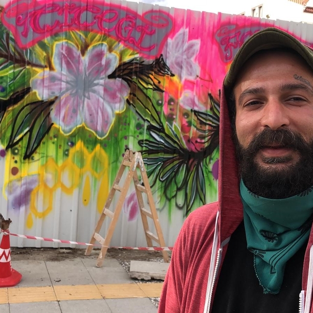 Datça'da yapımı süren okulun duvarları Badem Çiçeği Festivali'ne hazırlandı