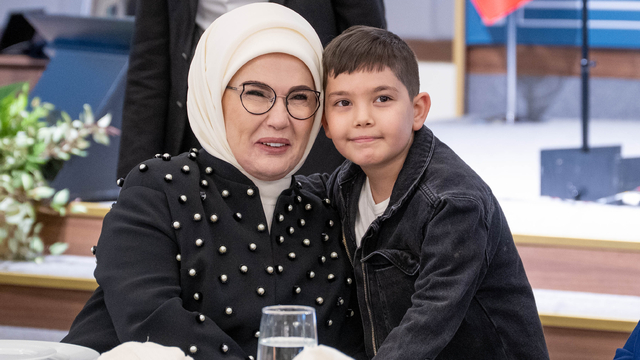 Emine Erdoğan, AK Parti'nin "Köklerden Geleceğe Kadın Kolları Teşkilat Çalıştayı"nın kapanışında konuştu: