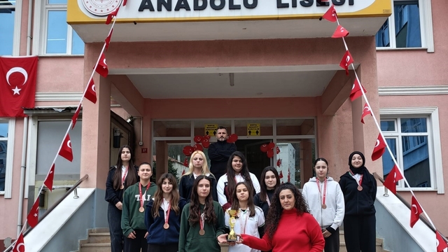 Türkeli Anadolu Lisesi'nden il üçüncülüğü başarısı