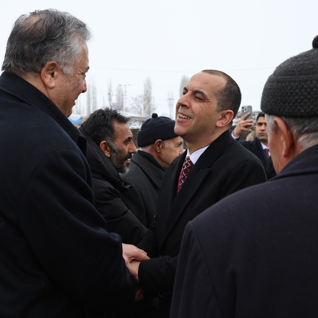 Iğdır'da husumetli aileler Vali Taşolar'ın katılımıyla düzenlenen programda...