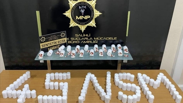 Manisa'da 14 bin 866 adet sentetik hap ele geçirildi