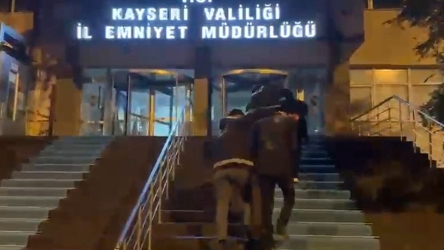 Kayseri'de 1,2 kilo uyuşturucu ile yakalanan 3 şüpheli tutuklandı