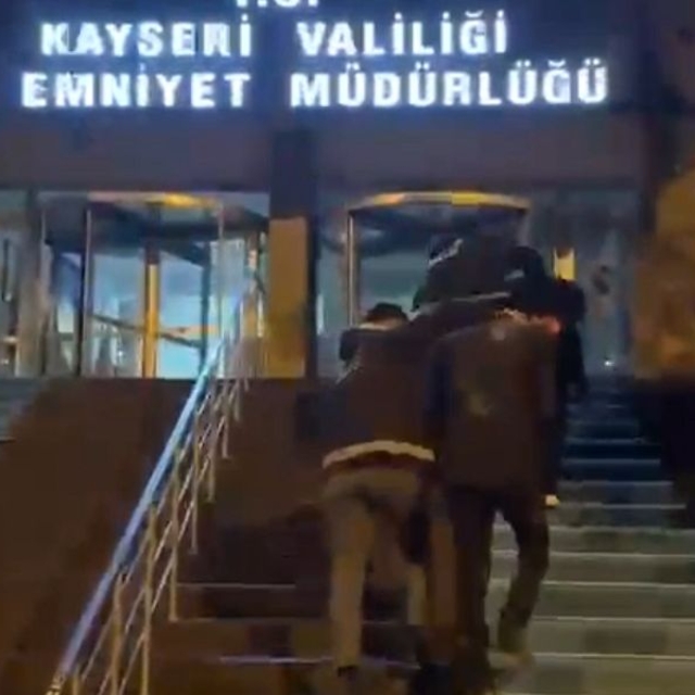 Kayseri'de 1,2 kilo uyuşturucu ile yakalanan 3 şüpheli tutuklandı