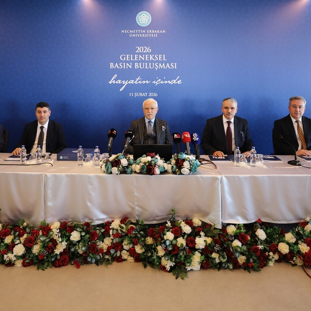 Rektör Zorlu: "Dünyada ilk 500 sözümüzü tuttuk"
NEÜ Rektörü Prof. Dr. Cem Z...