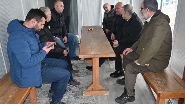 KTSO Başkanı Ilık, yangında zarar gören işletmeyi ziyaret etti