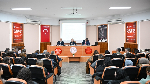 Kırklareli Valisi Turan, okul aile birliği başkanlarıyla bir araya geldi