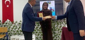Dicleli lise öğrencisi Kur'an-ı Kerim'i Güzel Okuma Yarışmasında il 3'üncüs...