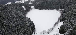 Karagöl buz tuttu, beyaz örtü altındaki manzara hayran bıraktı