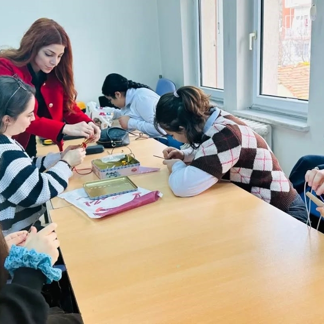 Bilecik'te Çocuk Evleri Sitesinde Kazaziye Takı Kursu başlatıldı