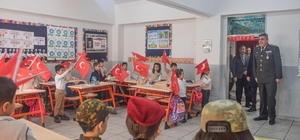 Erzurumlu minik yürekler Mehmetçiğe mektup yazdı
Yakutiye Kültür Kurumu İlk...