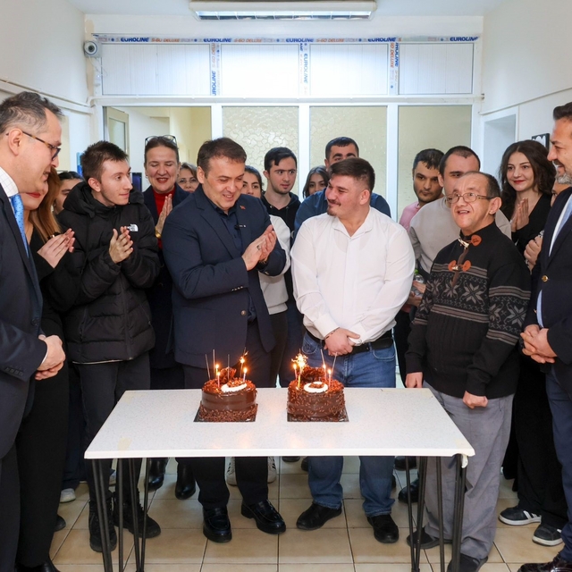 Vali Sözer özel bireylerin doğum günü sevincine ortak oldu