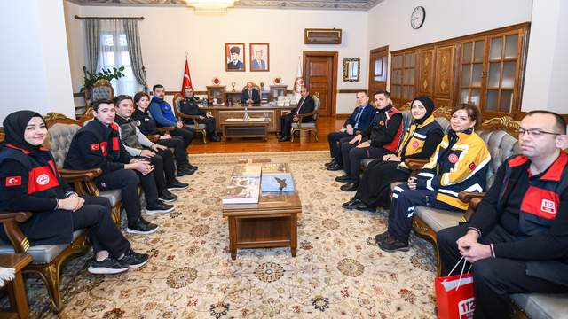 Kastamonu Valisi Dallı, 112 Acil Çağrı Merkezi personeliyle bir araya geldi
