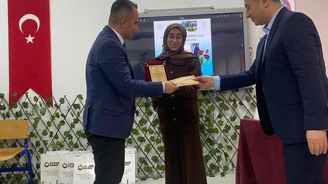 Dicleli lise öğrencisi Kur'an-ı Kerim'i Güzel Okuma Yarışmasında il 3'üncüsü oldu