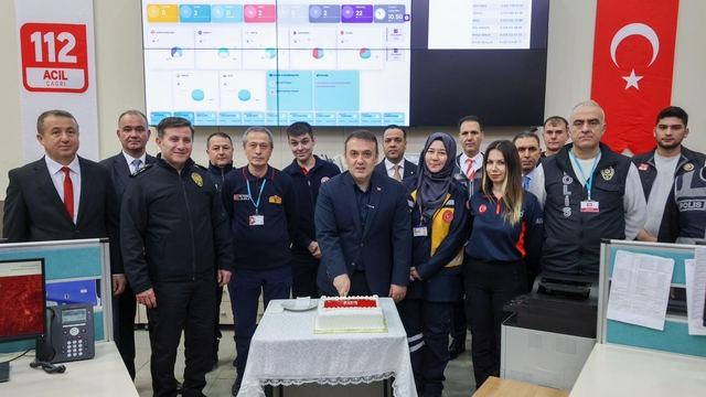 Vali Sözer 112 Acil Çağrı Merkezi'nde incelemelerde bulundu