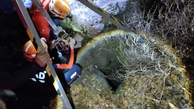Karaman'da define ararken sarnıçta mahsur kalan 3 kişi kurtarıldı