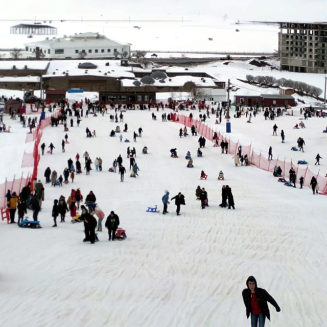 Kayak merkezinde bu kez hafta içi yoğunluğu dron kamerasında