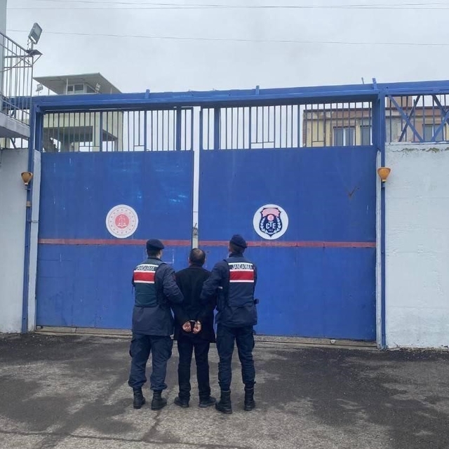 10 yıl 6 ay hapis cezası bulunan firari hükümlü yakalandı