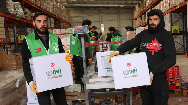 İHH'nin ramazan yardımları Kilis'ten Türkiye'ye dağıtılacak