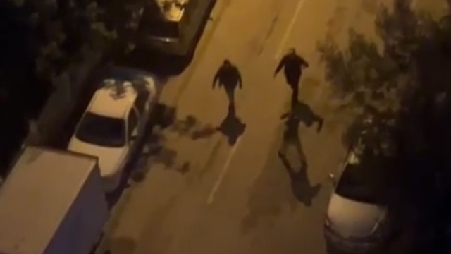 Sokaktaki kavgada pompalı tüfekle havaya ateş etti