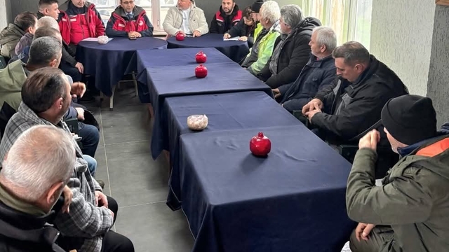 Kepez'de yaşanan yoğun yağışlar nedeniyle mağduriyet yaşayan balıkçılarla bir araya gelindi