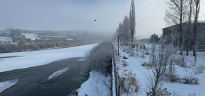 Kar durdu, Ardahan soğuk havaya teslim oldu