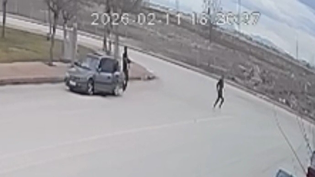 Arabasını boyatmasında yardım eden arkadaşına av tüfeği ile saldırdı