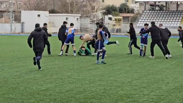 Liselilerin futbol turnuvasında kavga