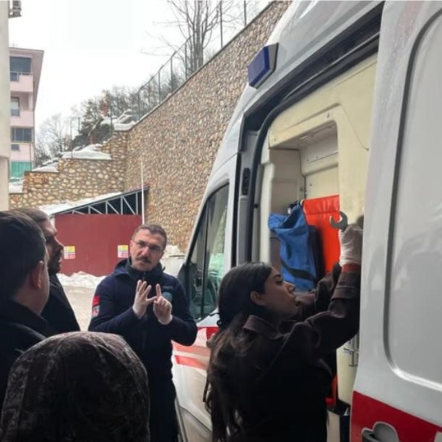 Tunceli'de göreve başlayan personele oksijen tüpü eğitimi  verildi