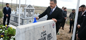 Vali Yılmaz, Şehit Jandarma Onbaşı Osman Gıcı'nın kabrini ziyaret etti