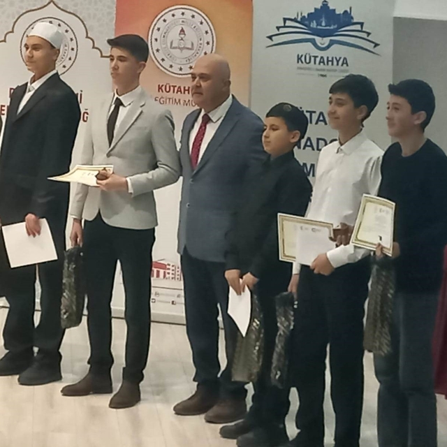 Ahteri İmam Hatip Ortaokulu öğrencileri başarıya doymuyor