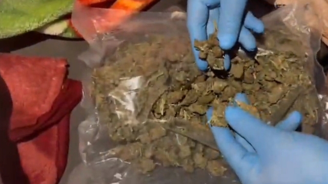 Hatay'da tırın yatak kısmından 5 kilo uyuşturucu çıktı