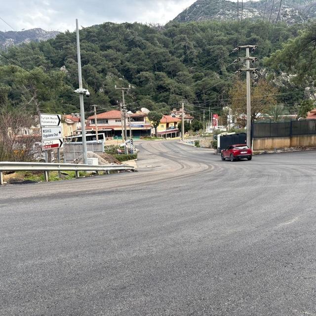 Büyükşehir, İçmeler Asparan Turunç yol ayrımını yeniledi