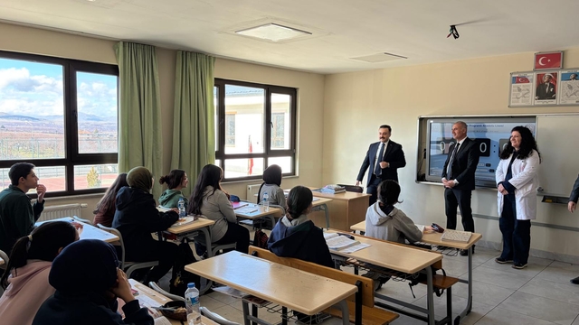 Kale Kaymakamı Batı, öğrencilerle bir araya geldi