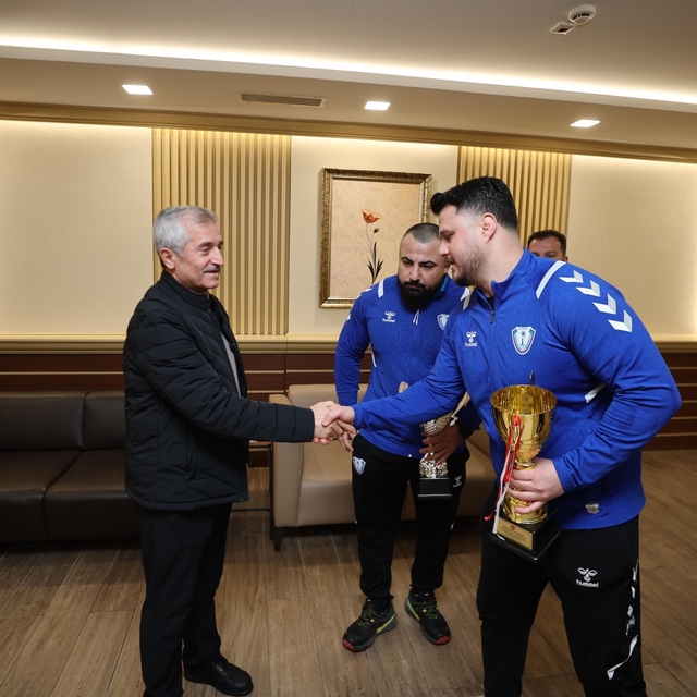 Şahinbey'in şampiyon güreşçilerinden büyük başarı