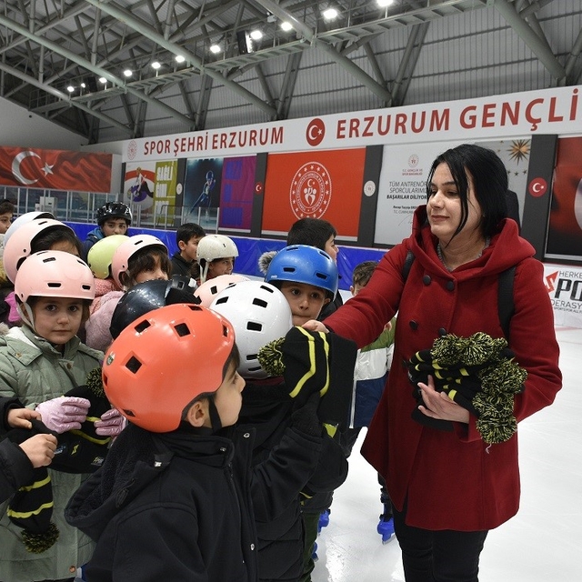 Minik yüreklere 'HİS'ten  bere desteği