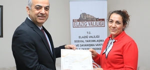 Elazığ aile destek merkezi kursiyerlerine sertifika