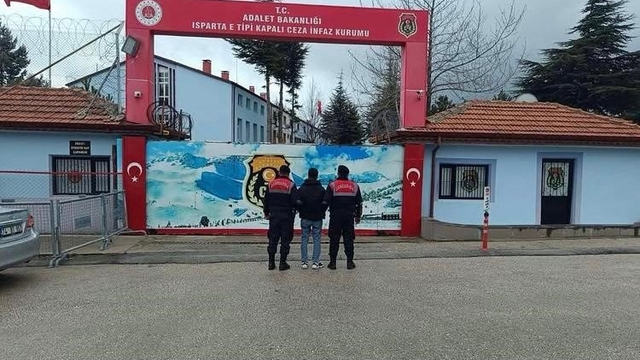 Isparta'da 18 suçtan 27 yıl 9 ay hapis cezası bulunan şahıs yakalandı