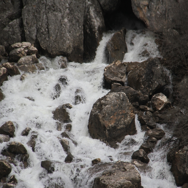 Derebucak'ta kuruyan Düden Şelalesi yeniden akmaya başladı