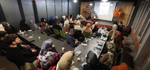 Kitaphane'de Doğu Türkistan konuşuldu