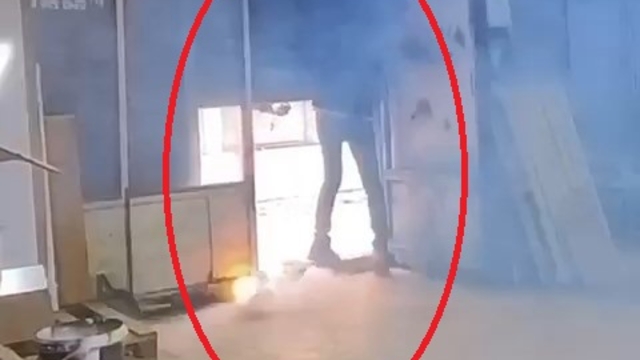 İş yerine torpil atıp, kepengi kapattılar; o anlar kamerada