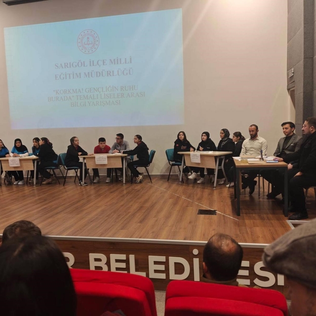 Gençler Mehmet Akif ve milli mücadele ruhuyla yarıştı