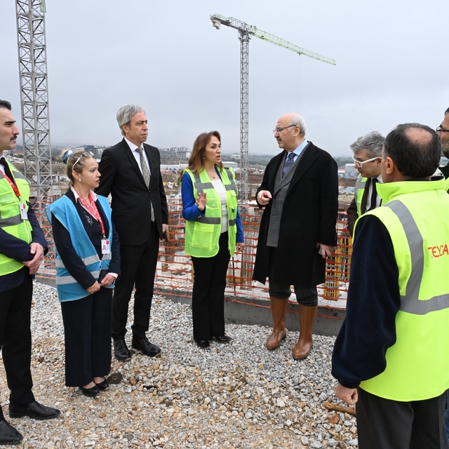 Vali Köşger, Denizli Acil Durum Hastanesi inşaatının son durumu hakkında bi...