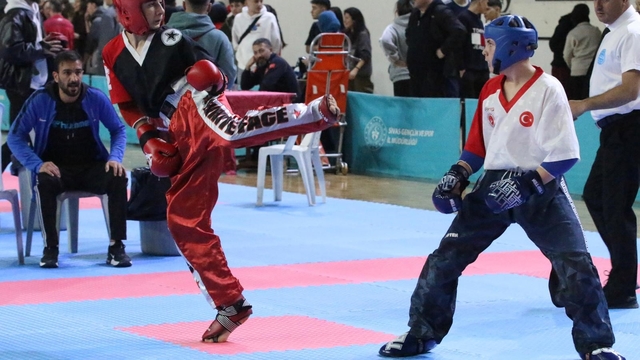 Kick Boks Türkiye Birinciliğinin açılış seremonisi yapıldı