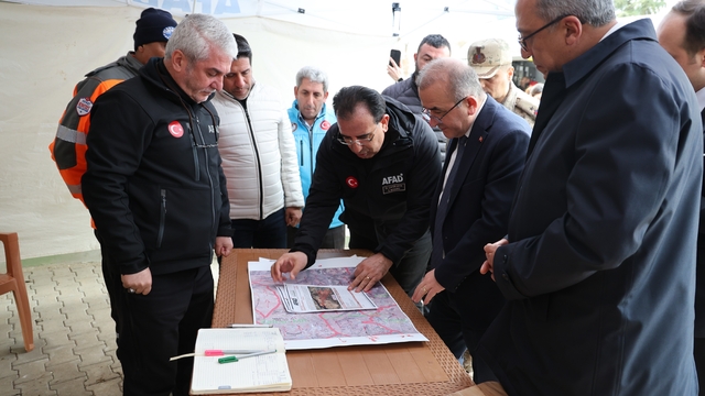 Vali Hatipoğlu kayıp şahıs için, "Maalesef henüz olumlu bir haber alamadık"