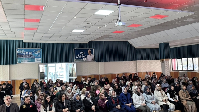 Seydişehir'de kadınlara bağımlıklıkla mücadele semineri