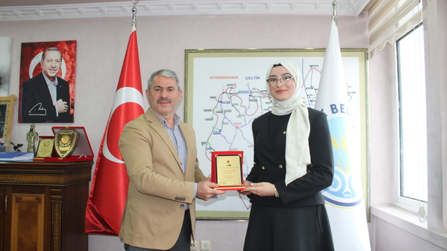 Yunaklı öğrenci, kompozisyon yarışmasında Türkiye birincisi oldu